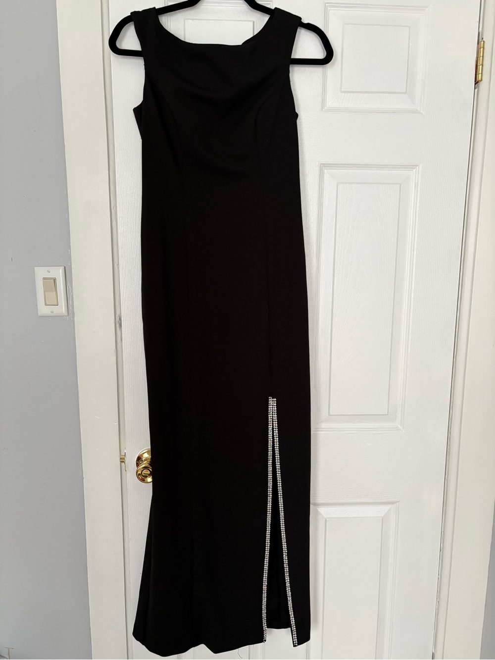 Vince Camuto Black Sleeveless Column Dress with Rhinestone Side Slit Size 6P - Picture 2 of 7